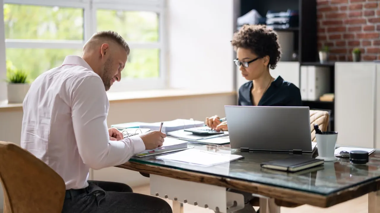 Fem sätt AI förbättrar ditt CRM idag