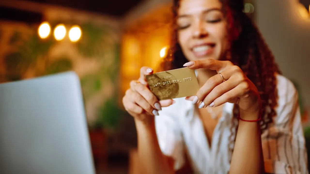 Så hittar du lån med låg ränta enkelt